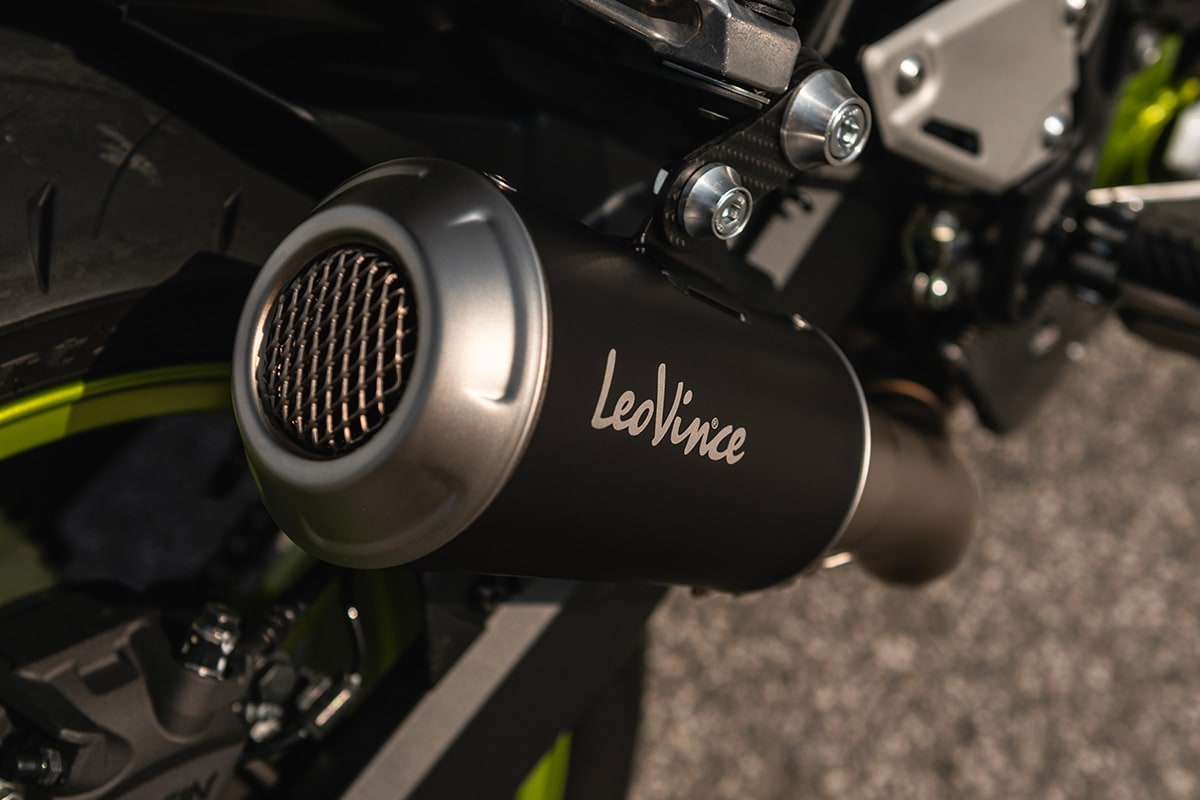 LeoVince LV-10 BLACK Full System - Buy now, get 8% off
